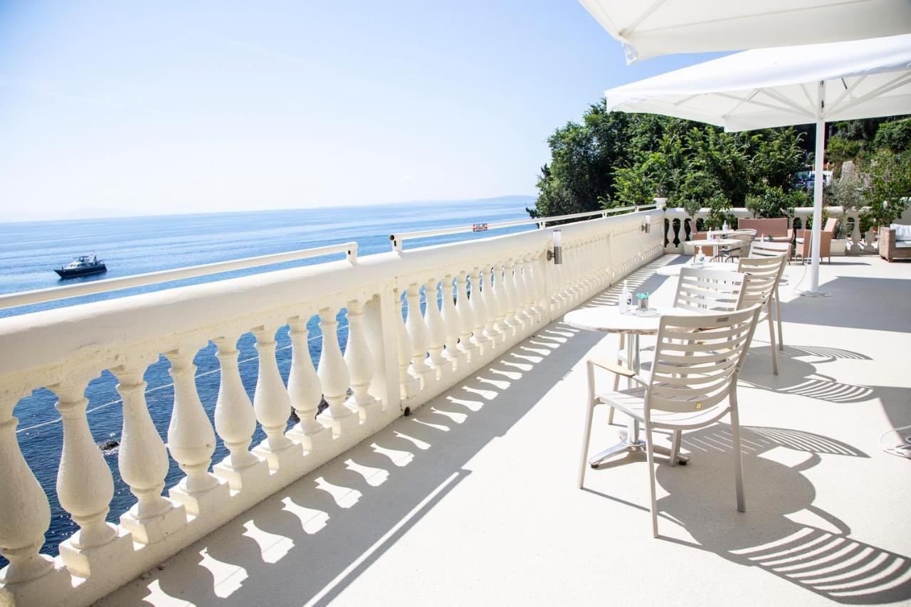 Pontikonisi Hotel & Suites Perama  Exterior photo